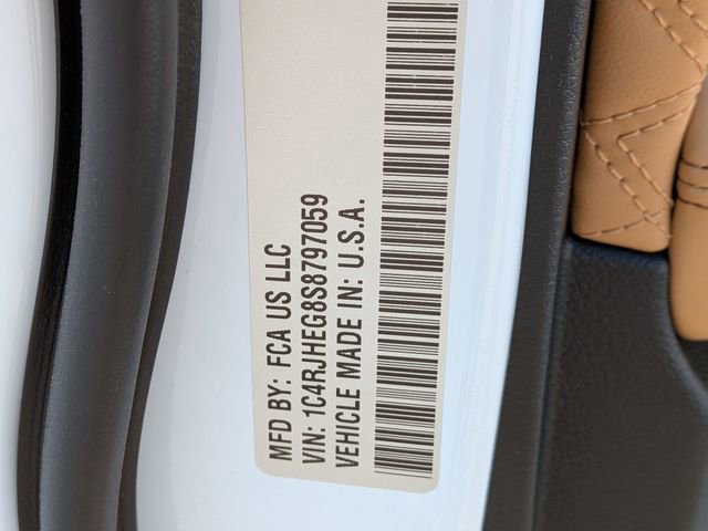 New 2025 Jeep Grand Cherokee Summit w/ Obsidian Package image 35