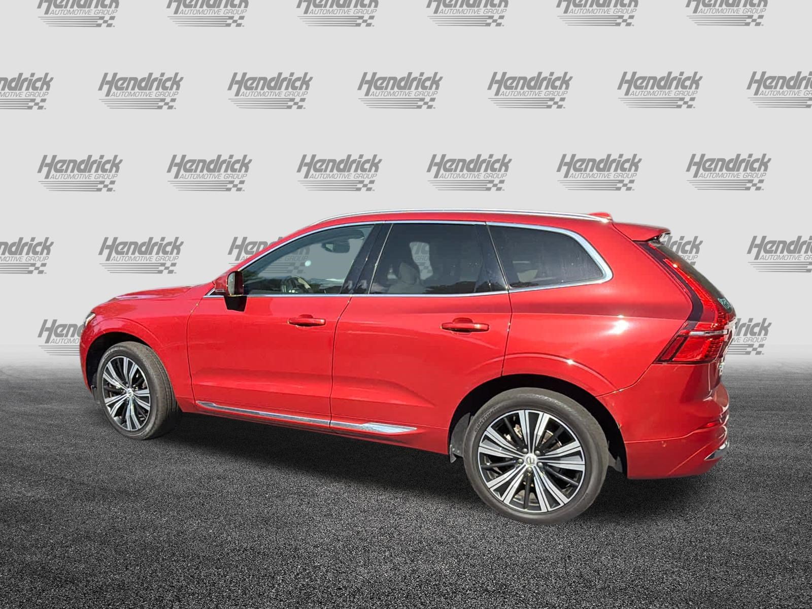 Used 2023 Volvo XC60 B5 Plus AWD/4WD image 11