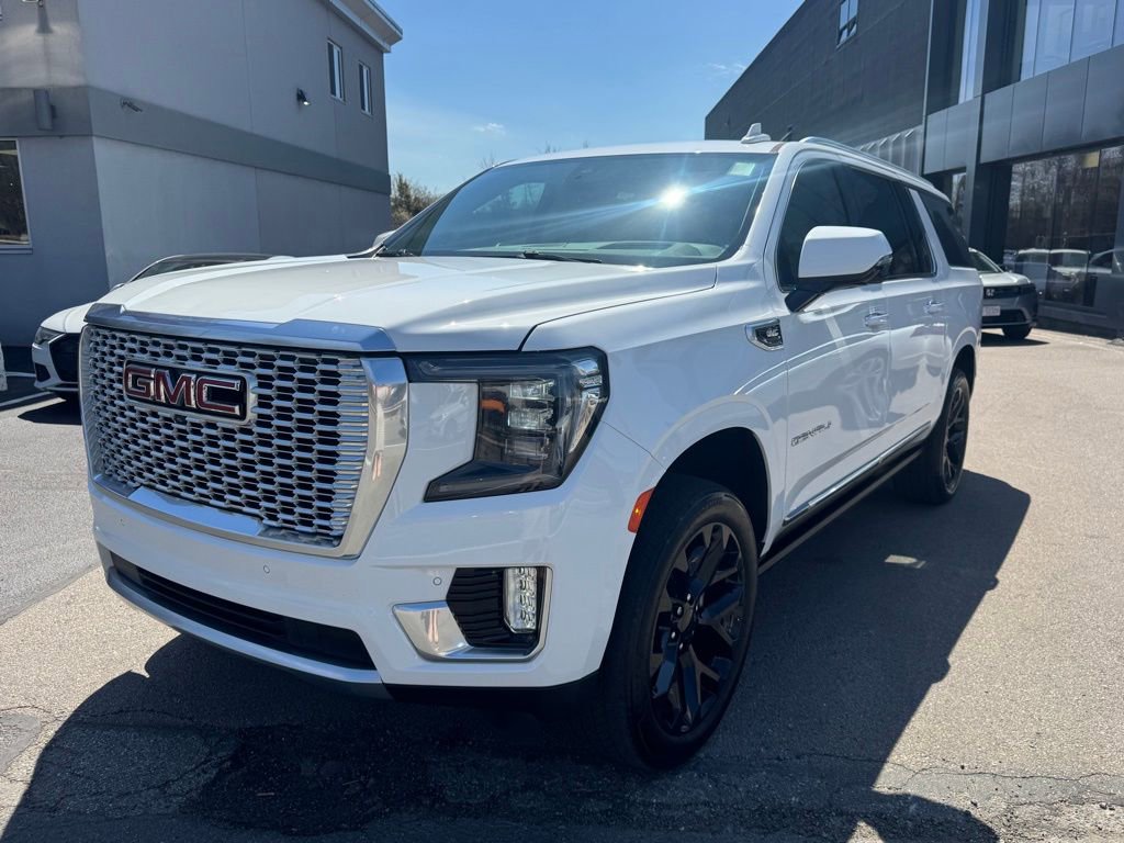 Used 2021 GMC Yukon XL Denali w/ Denali Ultimate Package RWD image 9