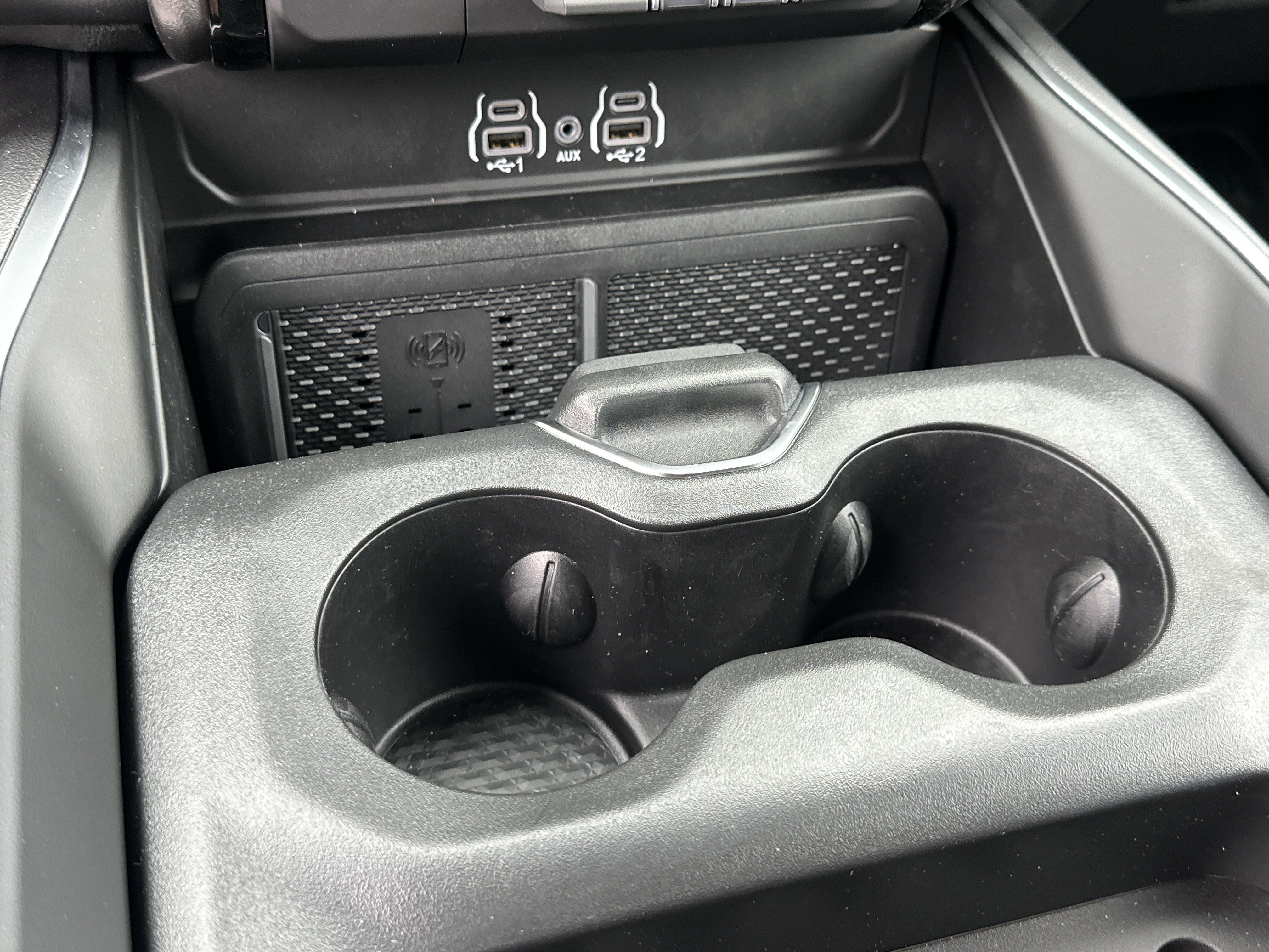 Used 2026 RAM 1500 4x4 Crew Cab image 4