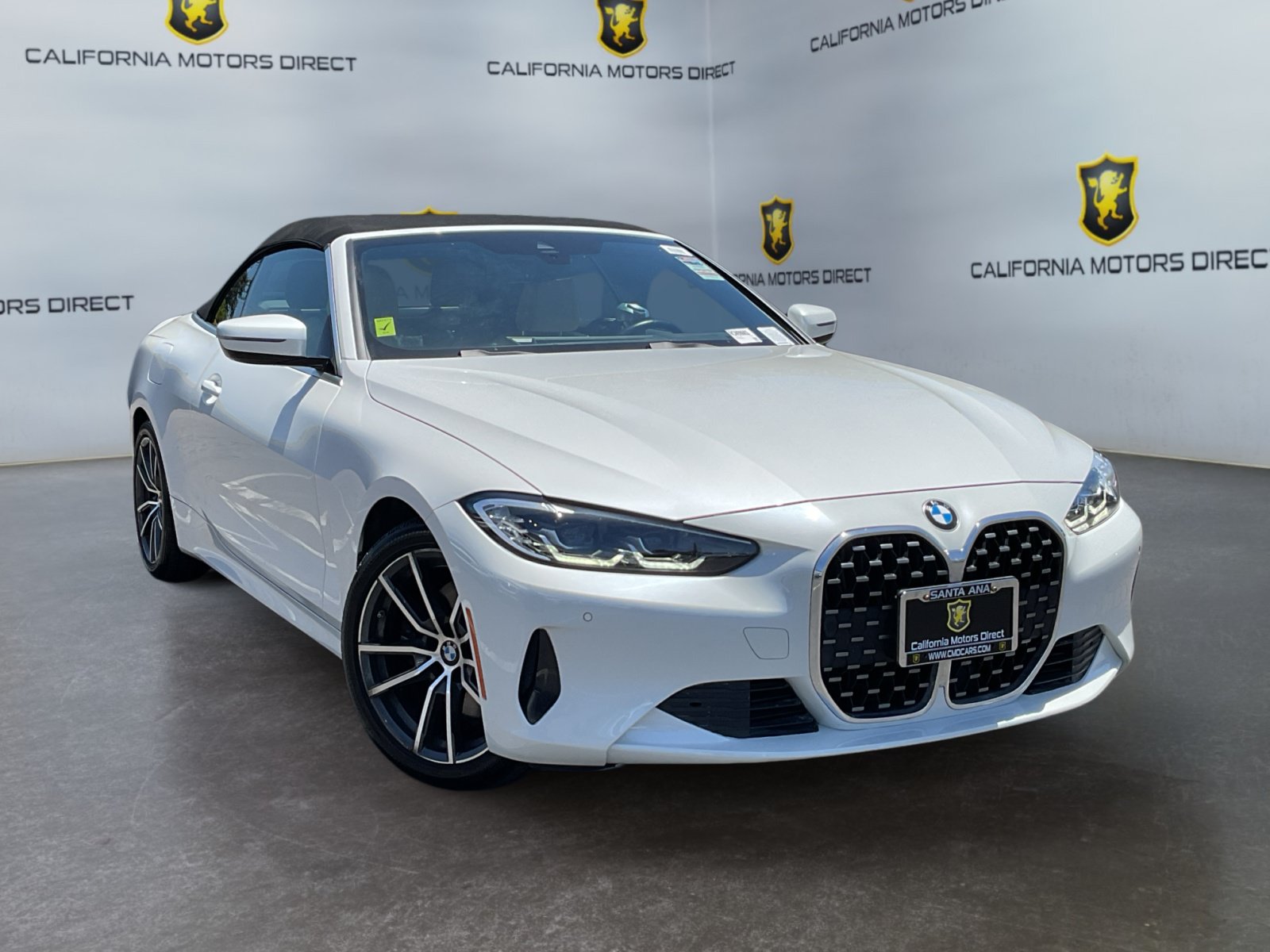 Used 2024 BMW 430i Convertible w/ Premium Package RWD image 3