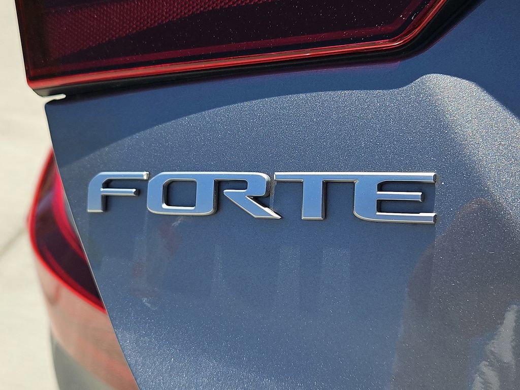 Used 2024 Kia Forte LXS image 11