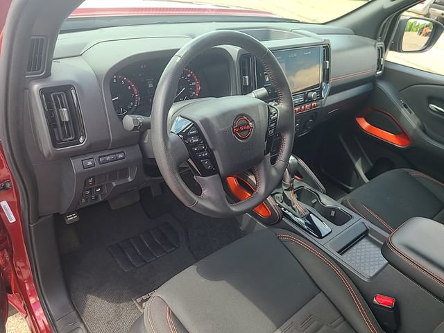 Used 2025 Nissan Frontier PRO-4X AWD/4WD image 13
