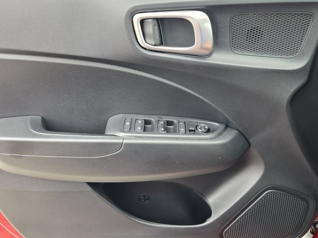 Certified 2023 Hyundai Venue SEL FWD image 28
