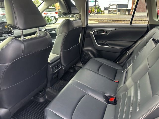 Used 2019 Toyota RAV4 XLE Premium w/ Cold Weather Package AWD/4WD image 21