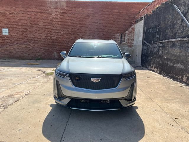 Used 2023 Cadillac XT6 Sport w/ Technology Package AWD/4WD image 2