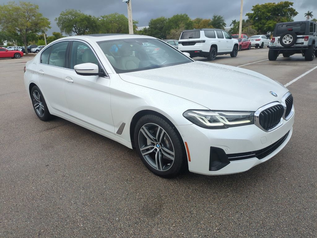 Used 2021 BMW 530i w/ Premium Package RWD image 2