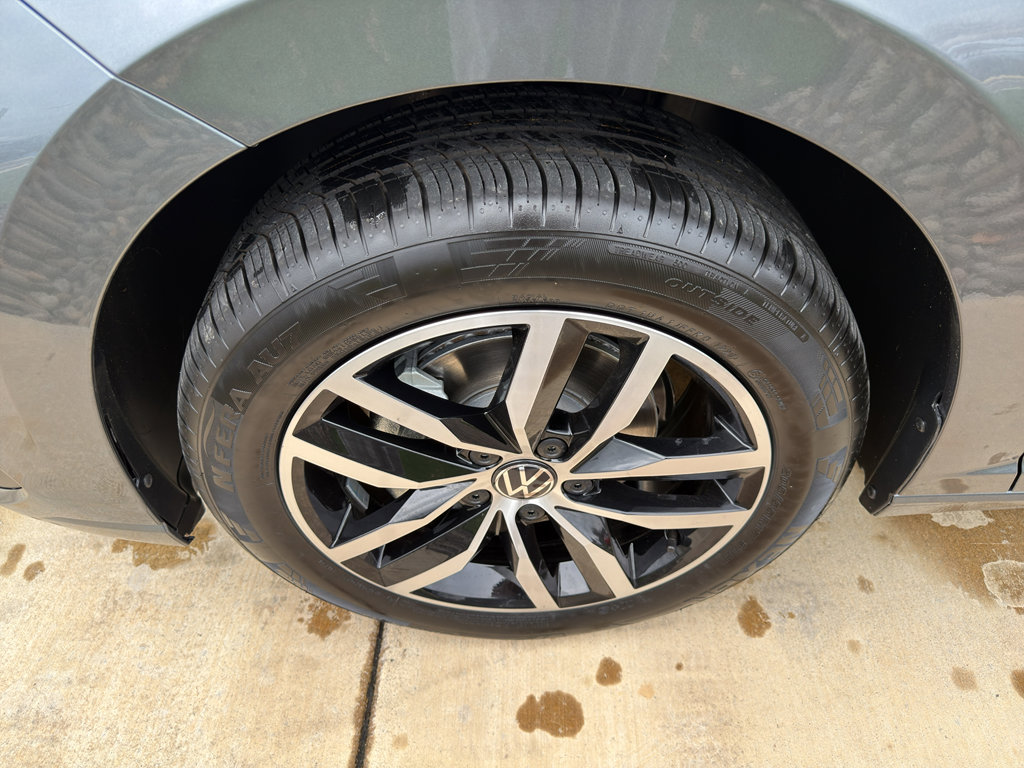 New 2026 Volkswagen Jetta SE image 10