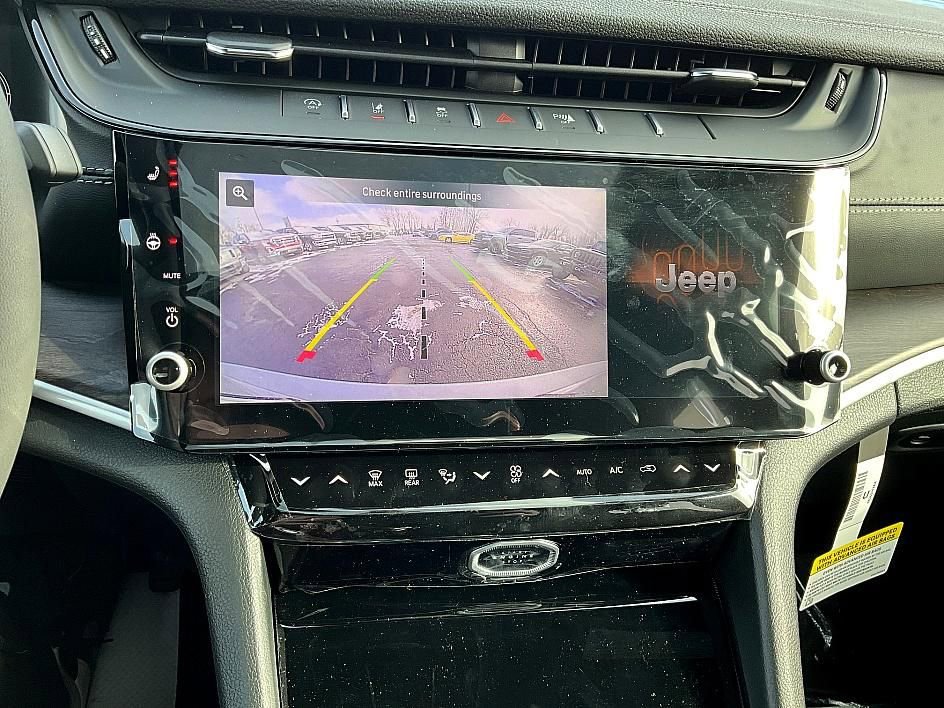 New 2026 Jeep Grand Cherokee Laredo image 24