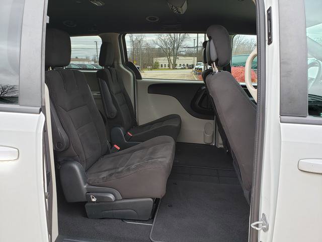Used 2016 Dodge Grand Caravan SE image 15