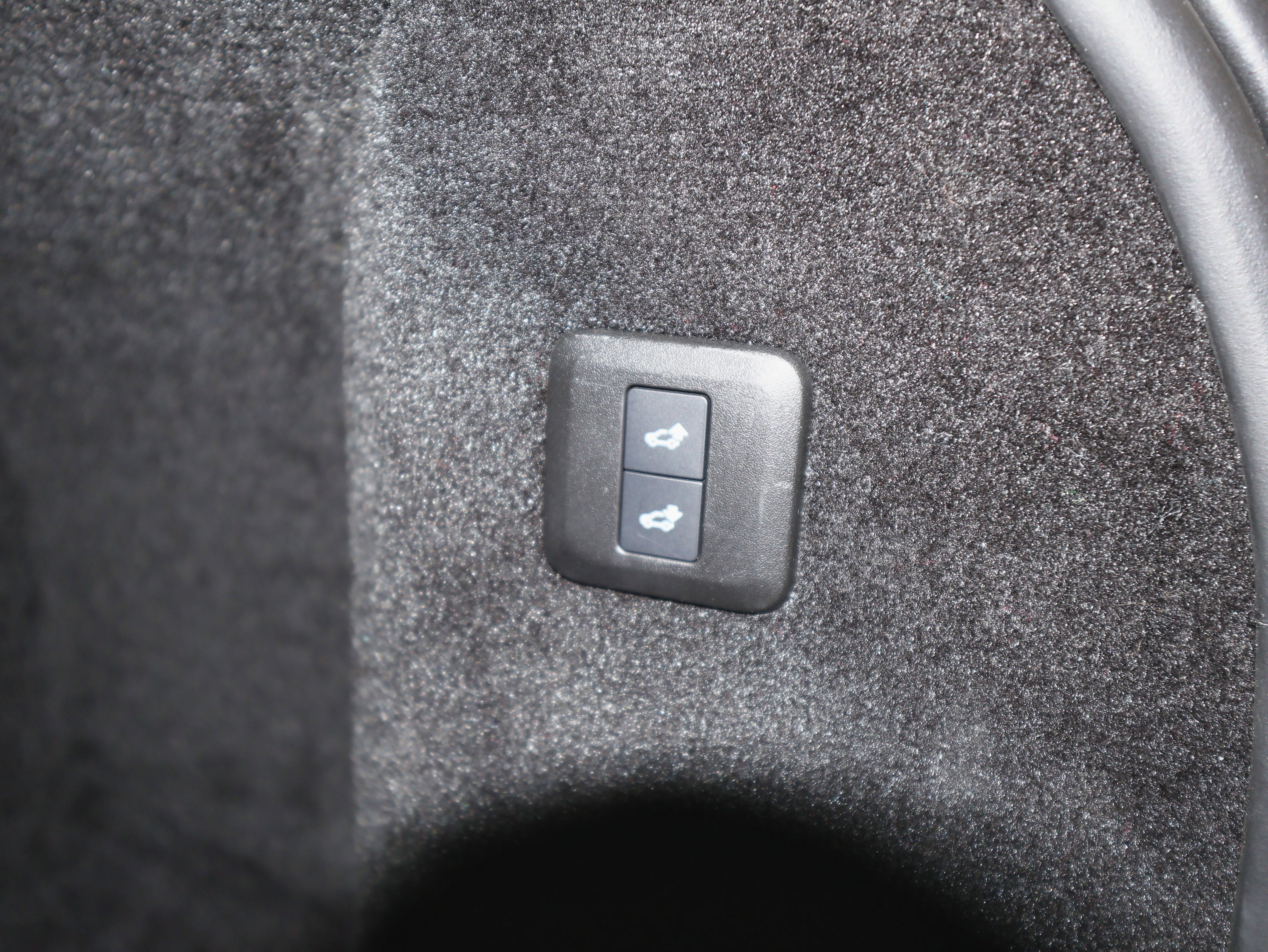 Used 2018 Land Rover Range Rover Sport HSE Dynamic image 13