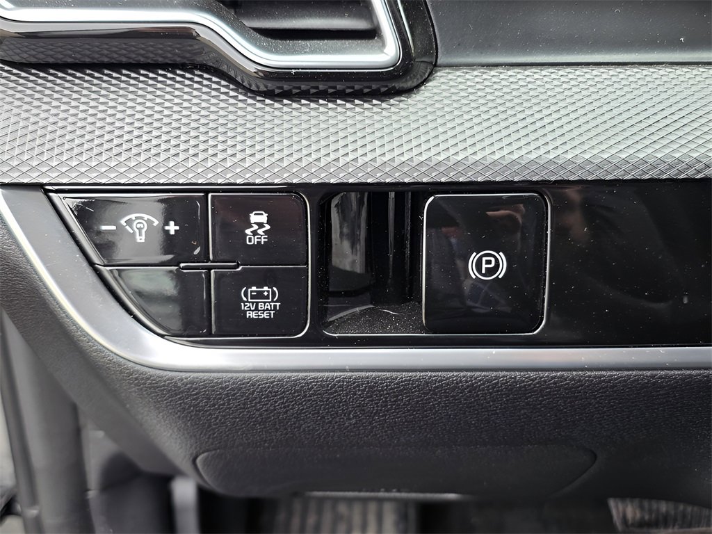 Used 2024 Kia Sportage LX image 24