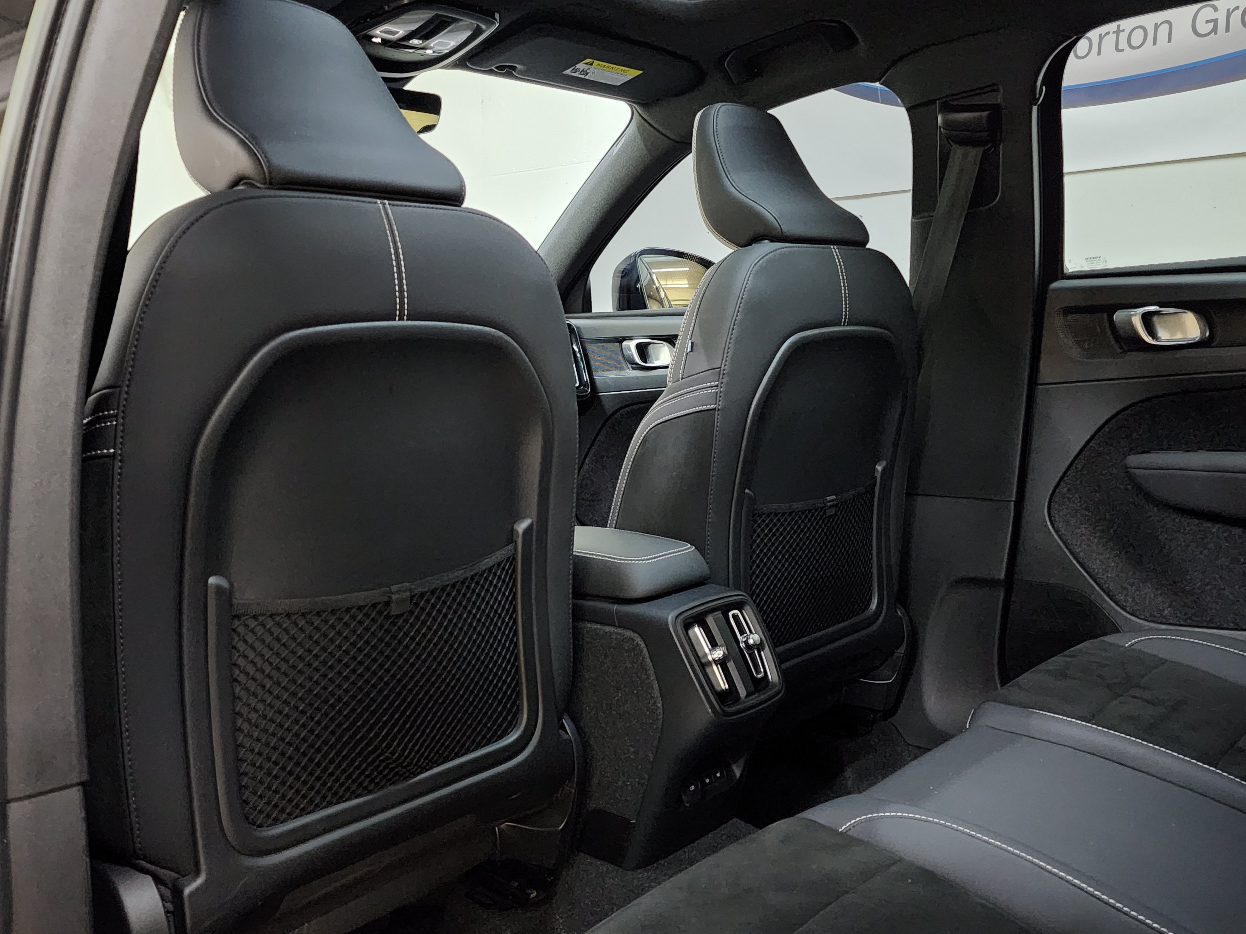 Used 2023 Volvo XC40 B5 Plus w/ Climate Package AWD/4WD image 16