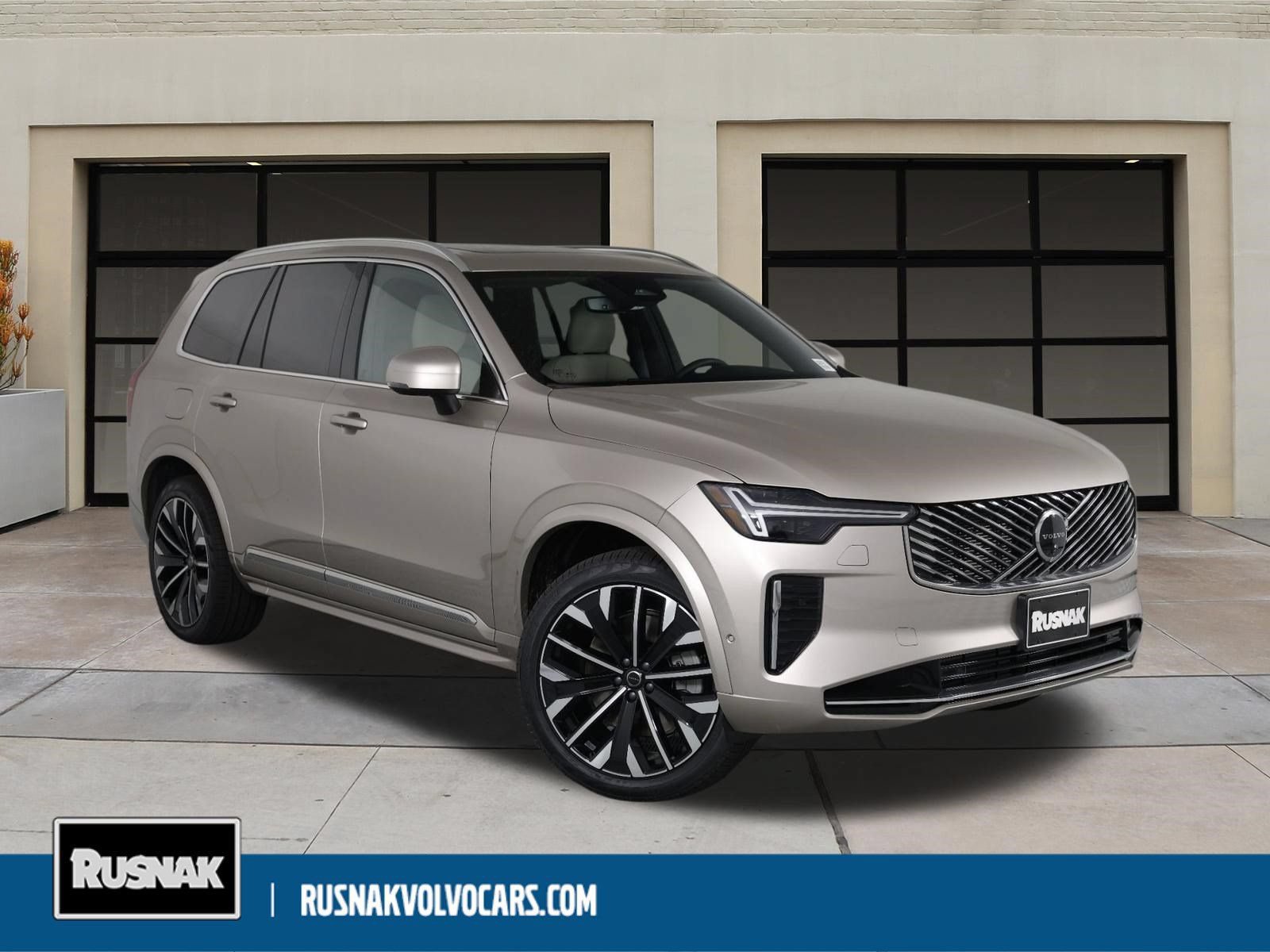 New 2026 Volvo XC90 T8 Plus w/ Protection Package Premier