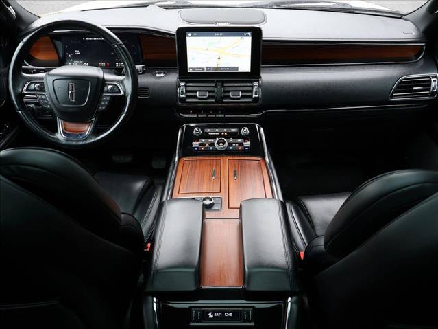Used 2018 Lincoln Navigator Select w/ Technology Package AWD/4WD image 22