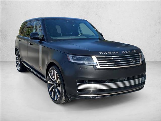 Used 2025 Land Rover Range Rover SV AWD/4WD image 3