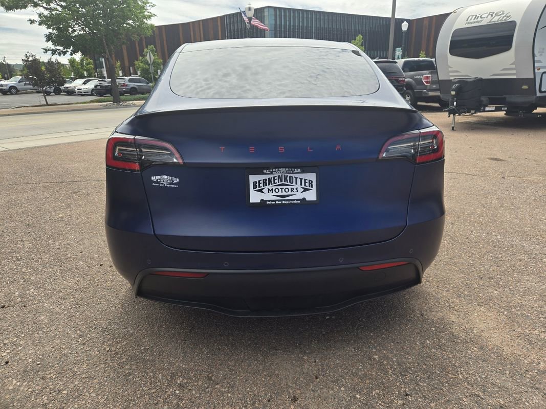 Used 2020 Tesla Model Y Long Range image 8