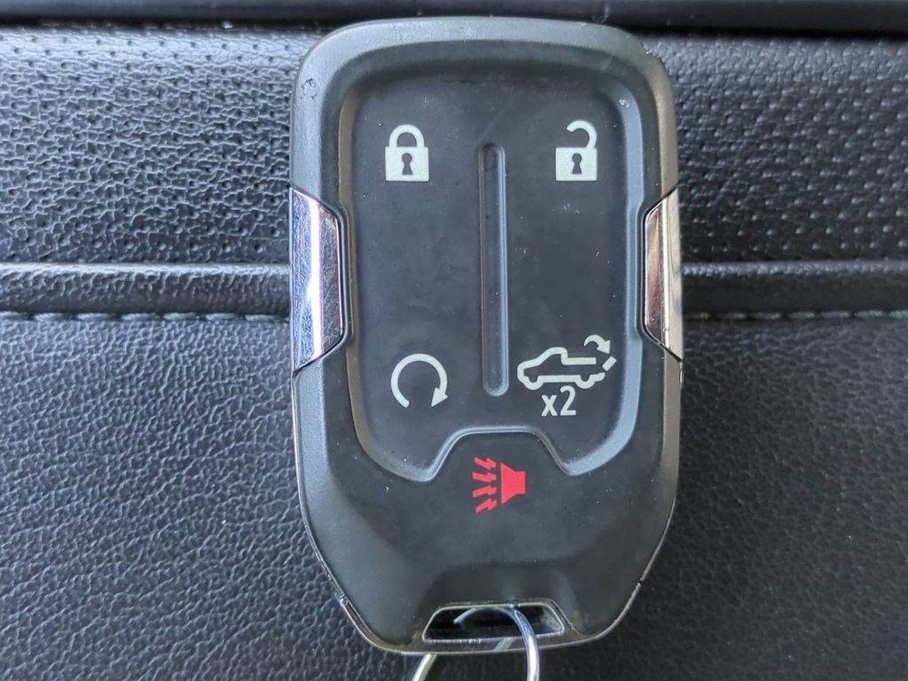 Used 2019 Chevrolet Silverado 1500 High Country w/ Technology Package image 32