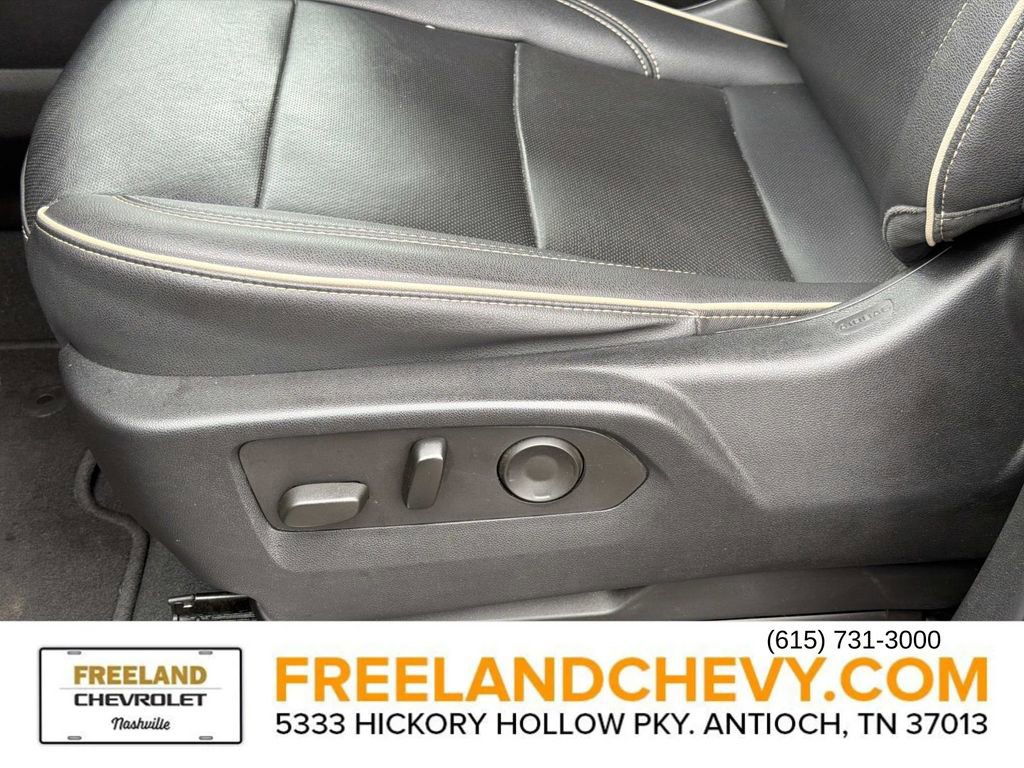Used 2023 Chevrolet Suburban Premier image 25
