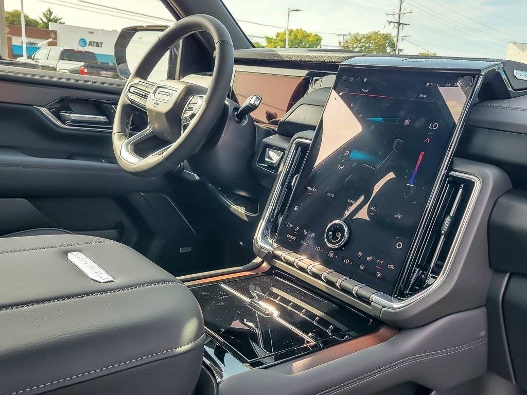 New 2026 GMC Yukon Denali w/ Sun & Power Step Package image 22