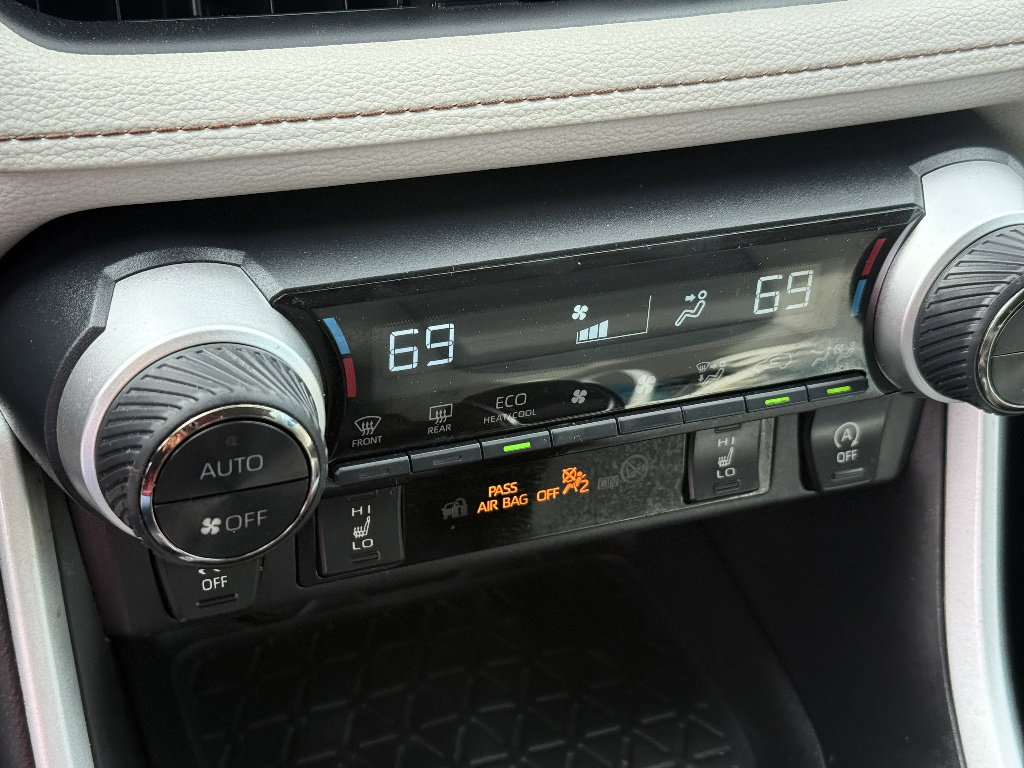 Used 2023 Toyota RAV4 XLE Premium FWD image 14
