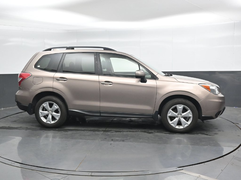 Used 2016 Subaru Forester 2.5i Premium AWD/4WD image 4