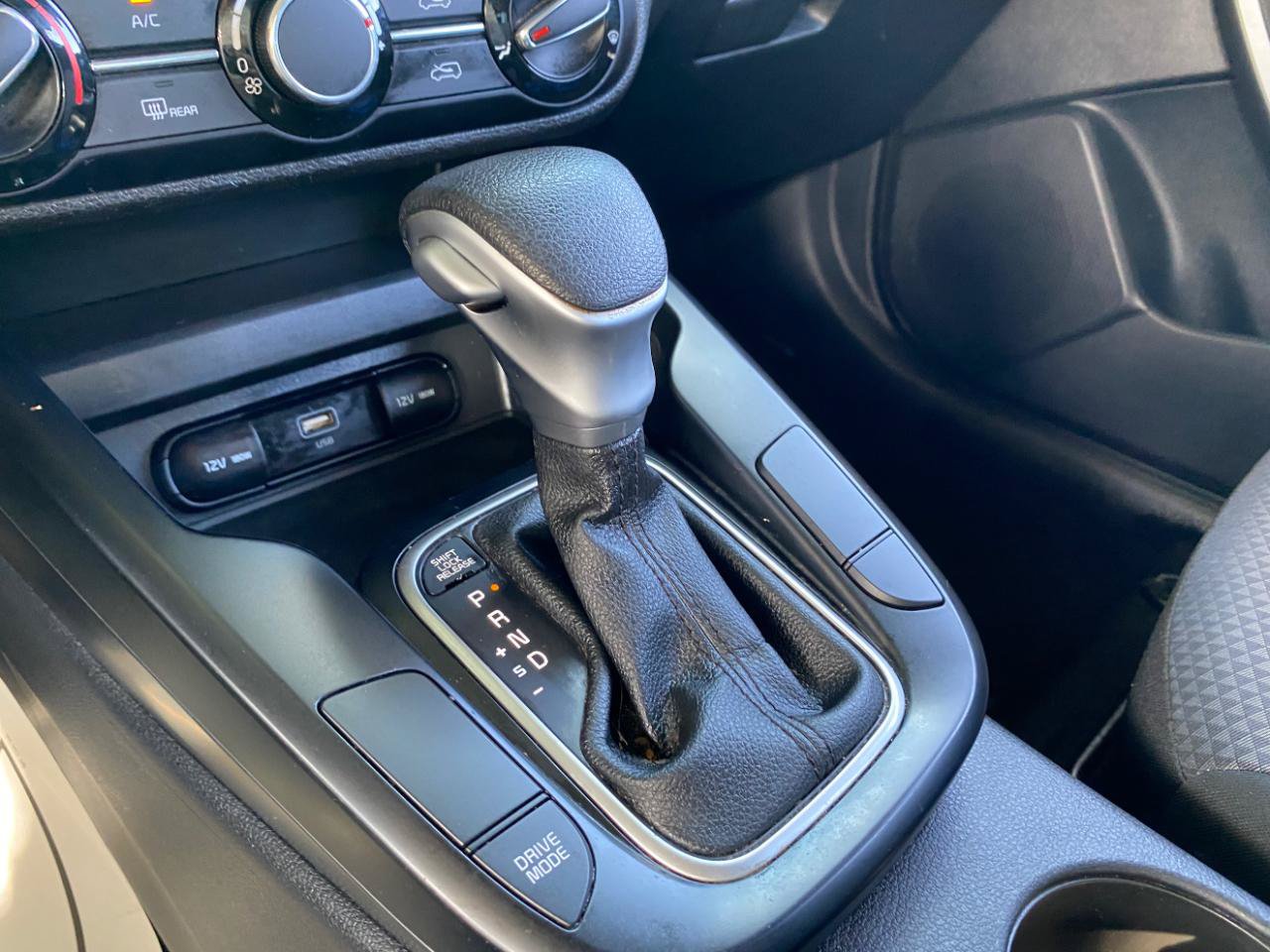 Used 2025 Kia Soul LX w/ LX Technology Package FWD image 61
