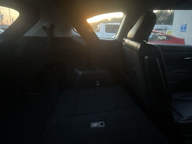 Used 2023 Toyota Highlander XLE image 7