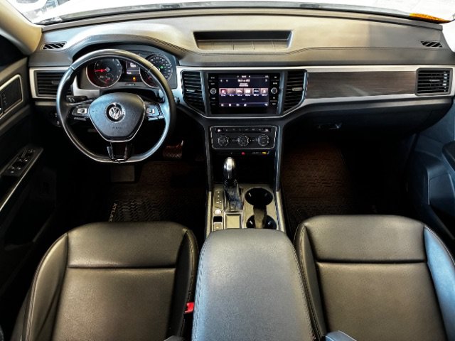 Used 2020 Volkswagen Atlas SE w/ Panoramic Sunroof Package FWD image 3