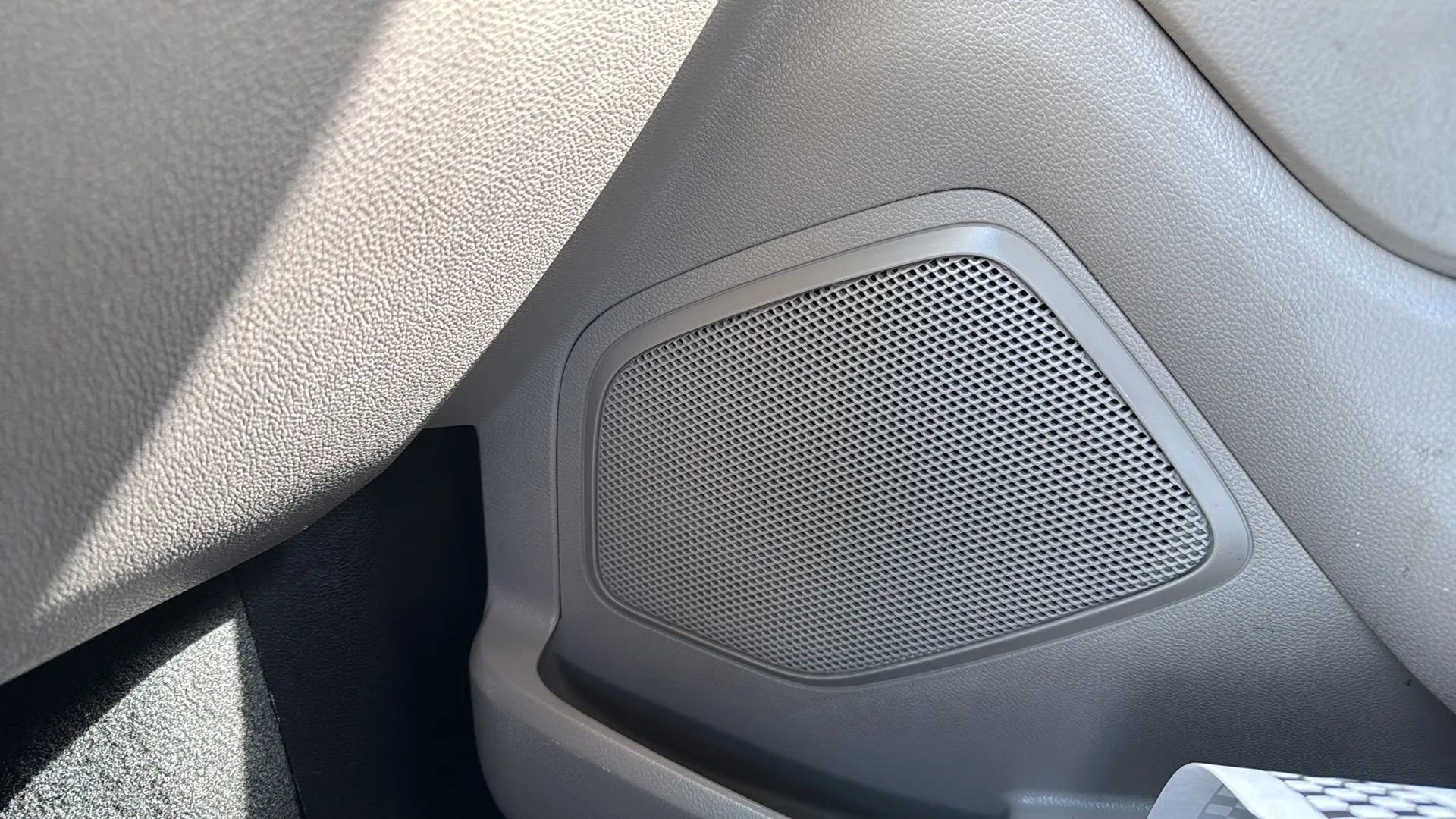 Used 2014 Ford Explorer XLT w/ Equipment Group 201A image 26