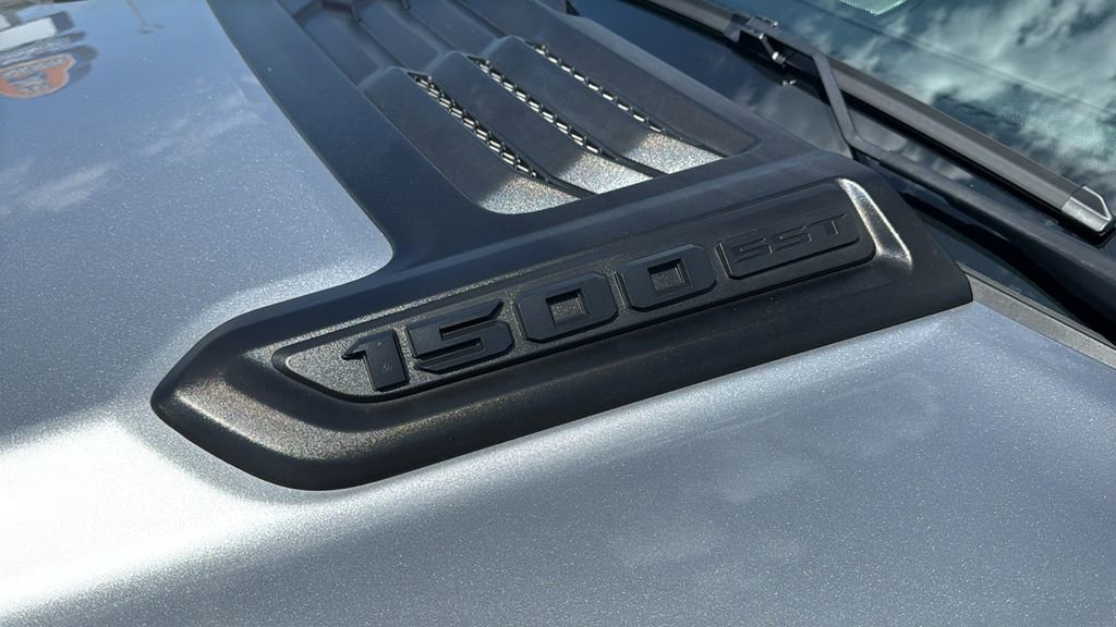 Used 2025 RAM 1500 Laramie w/ Night Edition AWD/4WD image 10