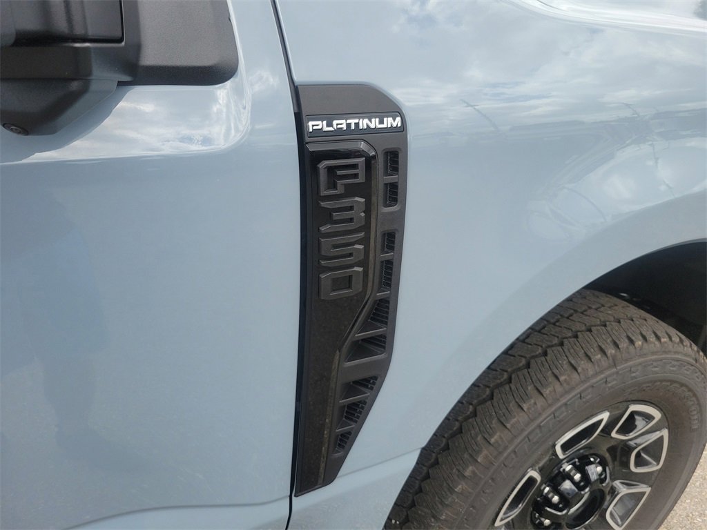 New 2026 Ford F350 4x4 Crew Cab Super Duty image 8
