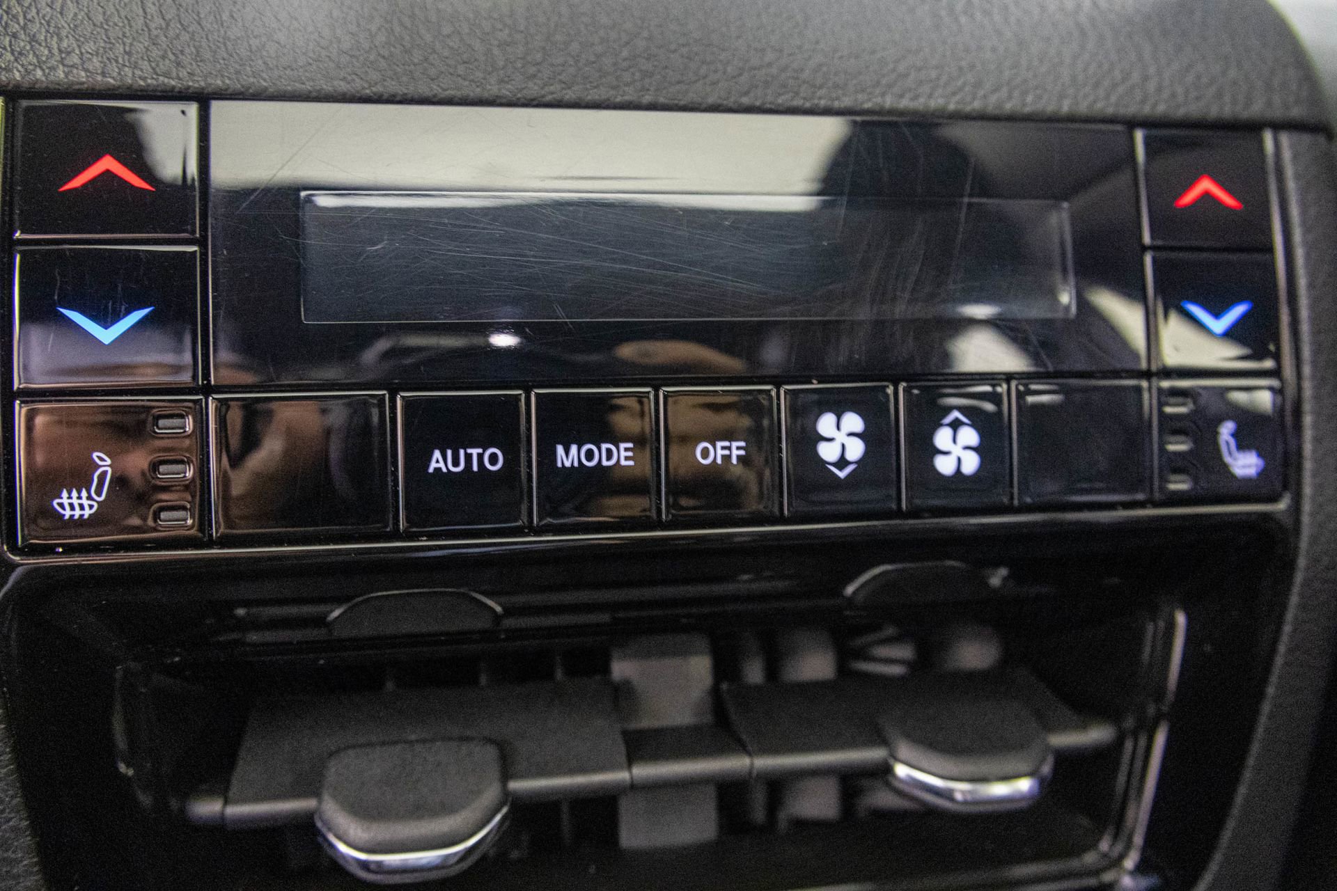 Used 2024 Jeep Grand Cherokee Overland w/ Luxury Tech Group IV image 43