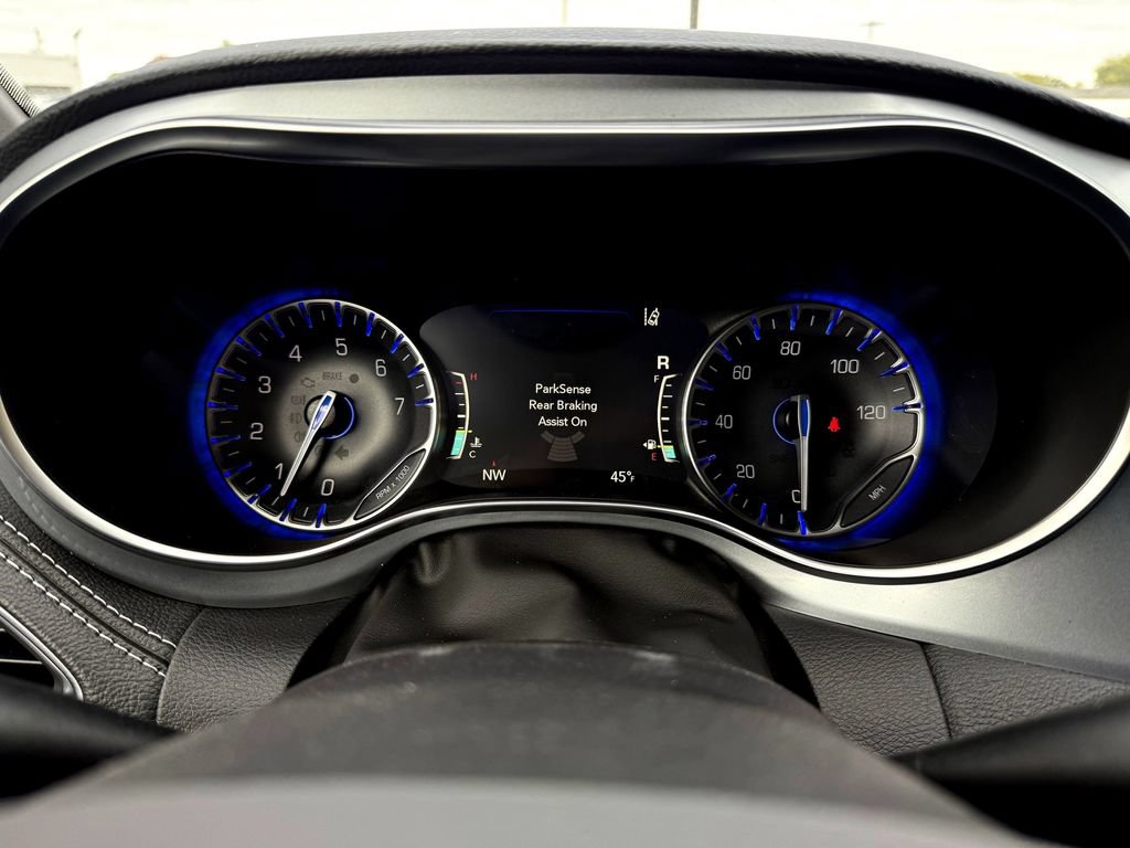 New 2026 Chrysler Pacifica Limited w/ Uconnect Theater Family Group FWD image 21