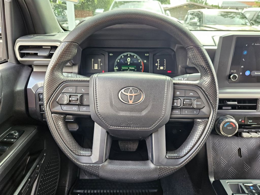 Used 2025 Toyota Tacoma SR5 AWD/4WD image 20