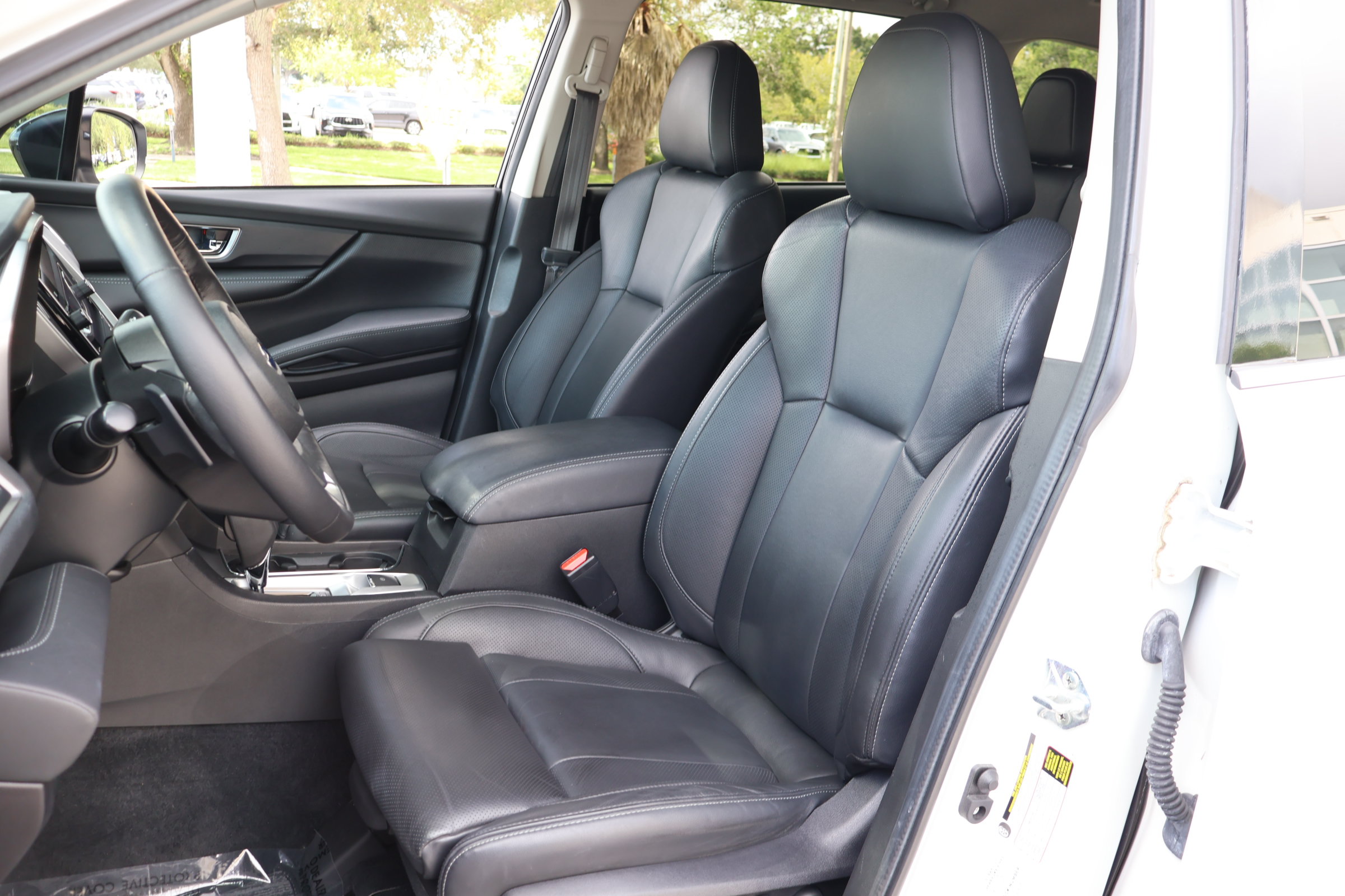 Used 2024 Subaru Ascent Limited w/ Technology Package AWD/4WD image 2
