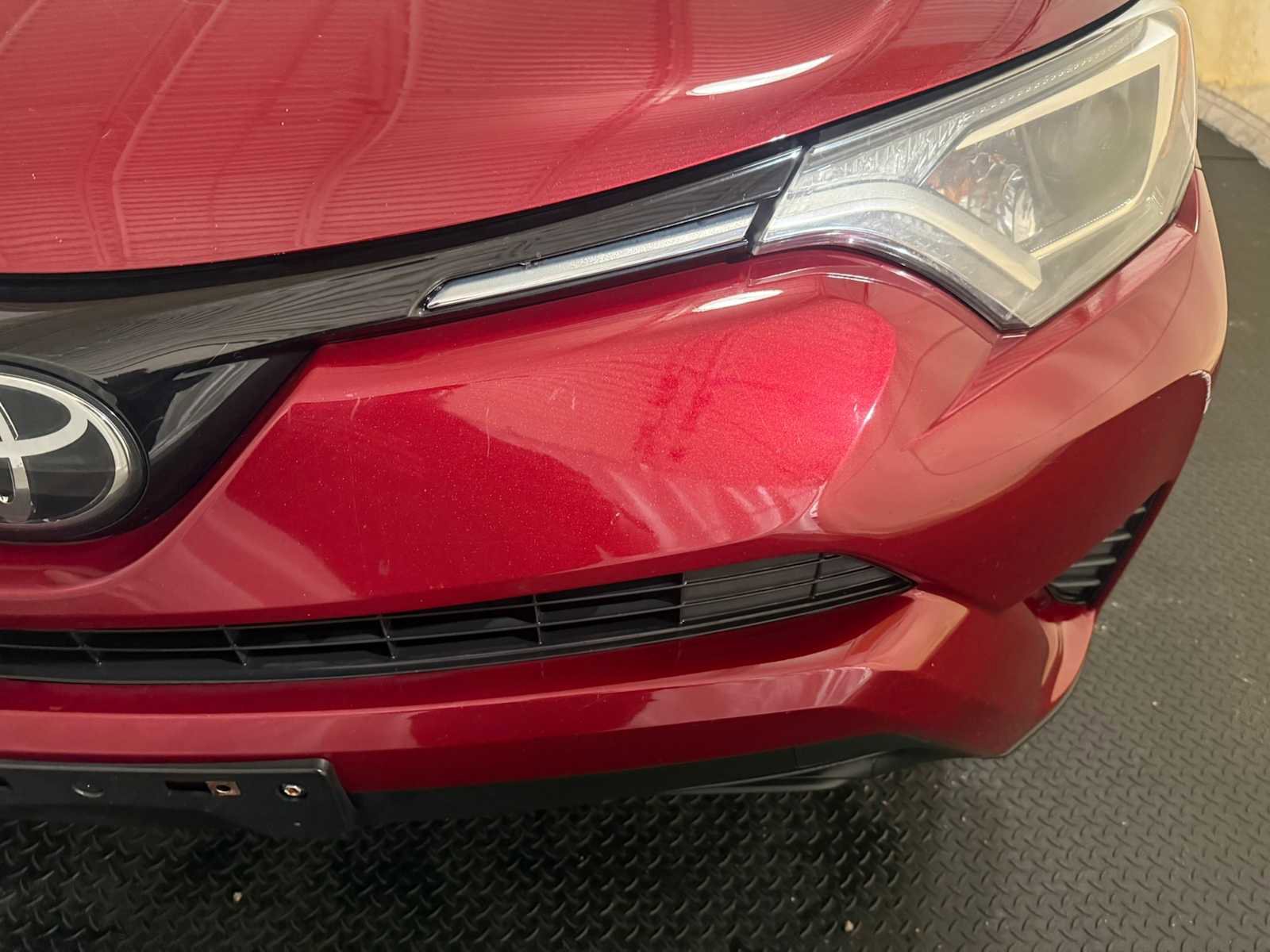 Used 2018 Toyota RAV4 LE w/ All Weather Liner Package image 5