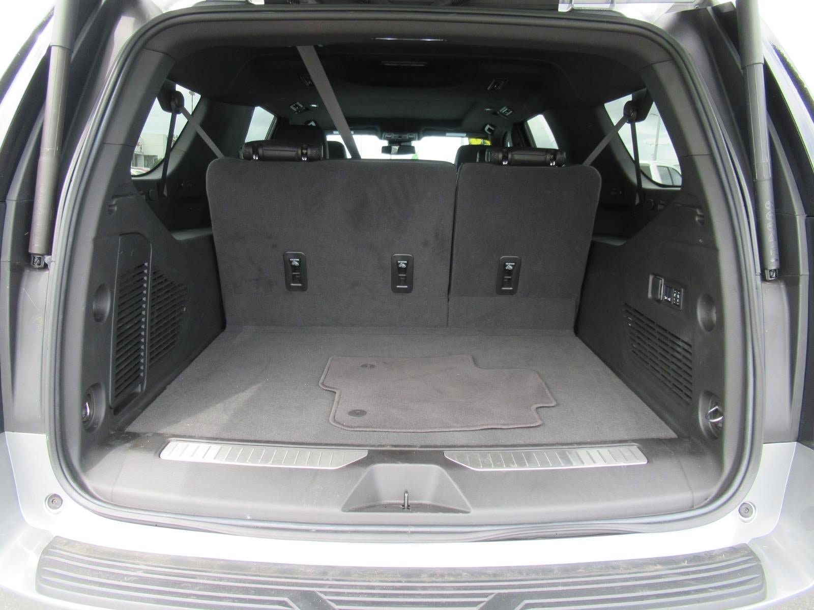 Used 2024 Chevrolet Suburban Z71 w/ Luxury Package AWD/4WD image 35