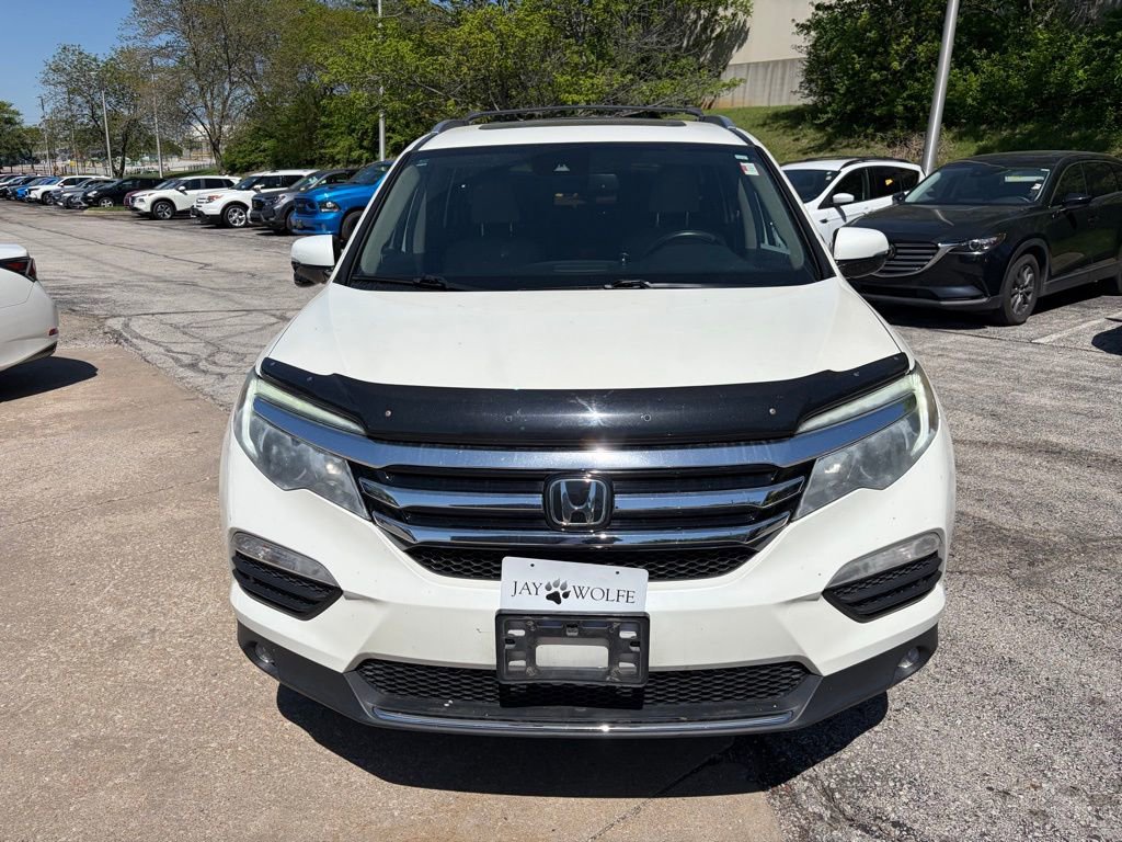 Used 2017 Honda Pilot Touring image 2