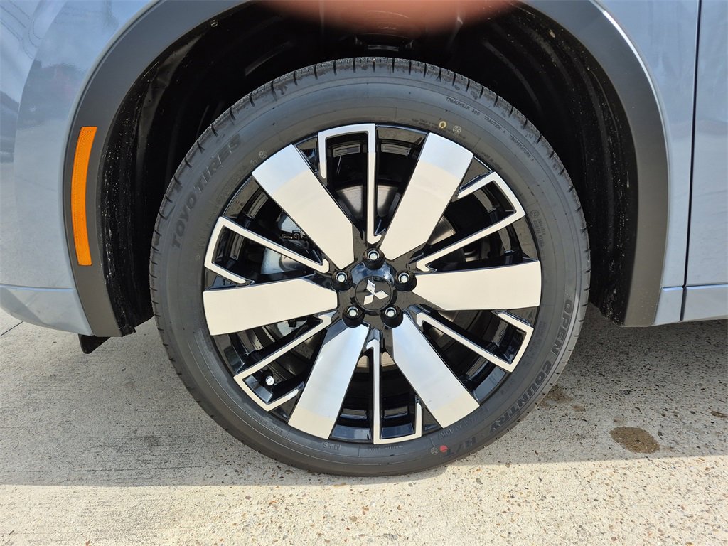 New 2025 Mitsubishi Outlander SEL image 28