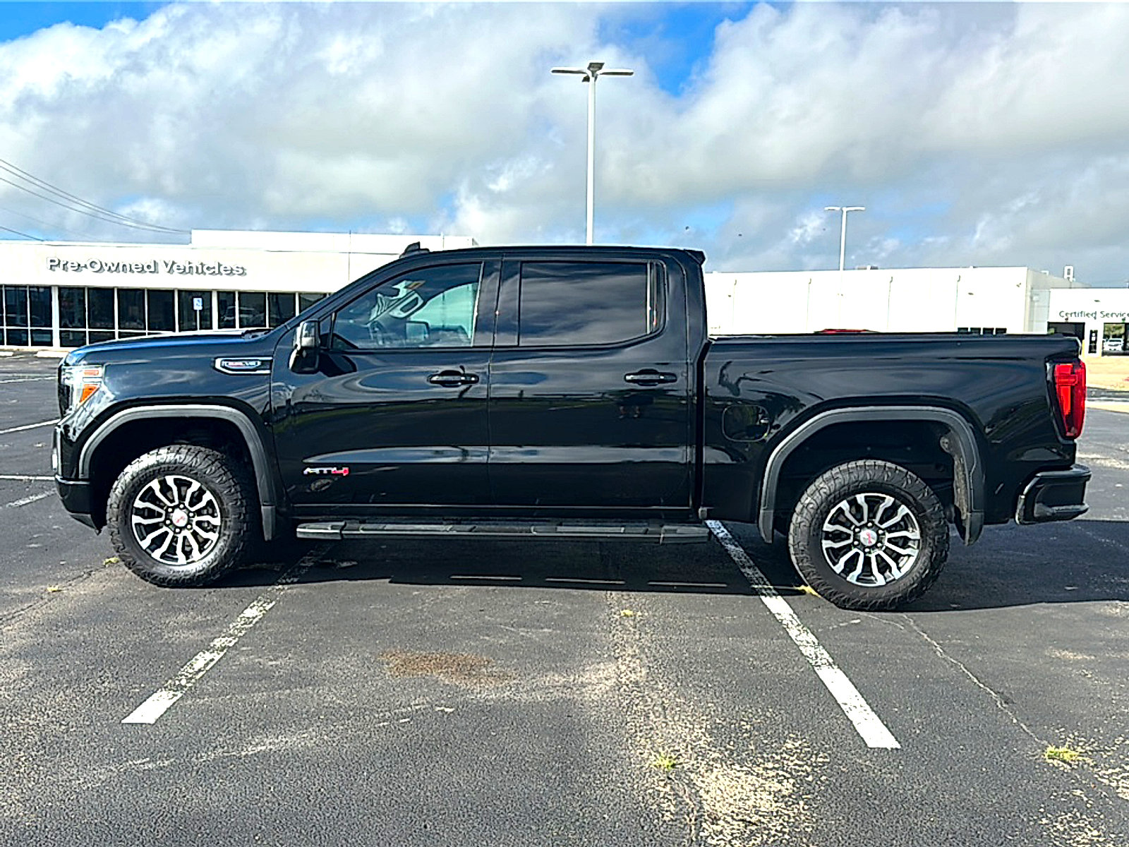 Used 2019 GMC Sierra 1500 AT4 w/ AT4 Premium Package AWD/4WD image 5