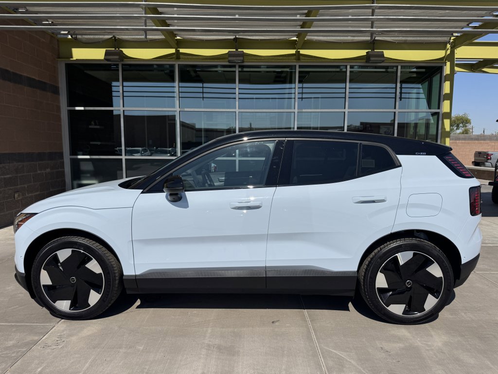 Used 2025 Volvo EX30 Ultra image 7