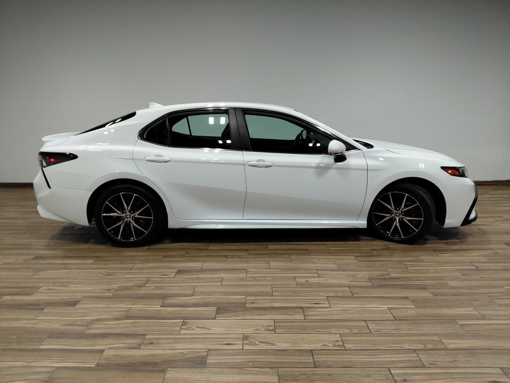 Used 2023 Toyota Camry SE image 16