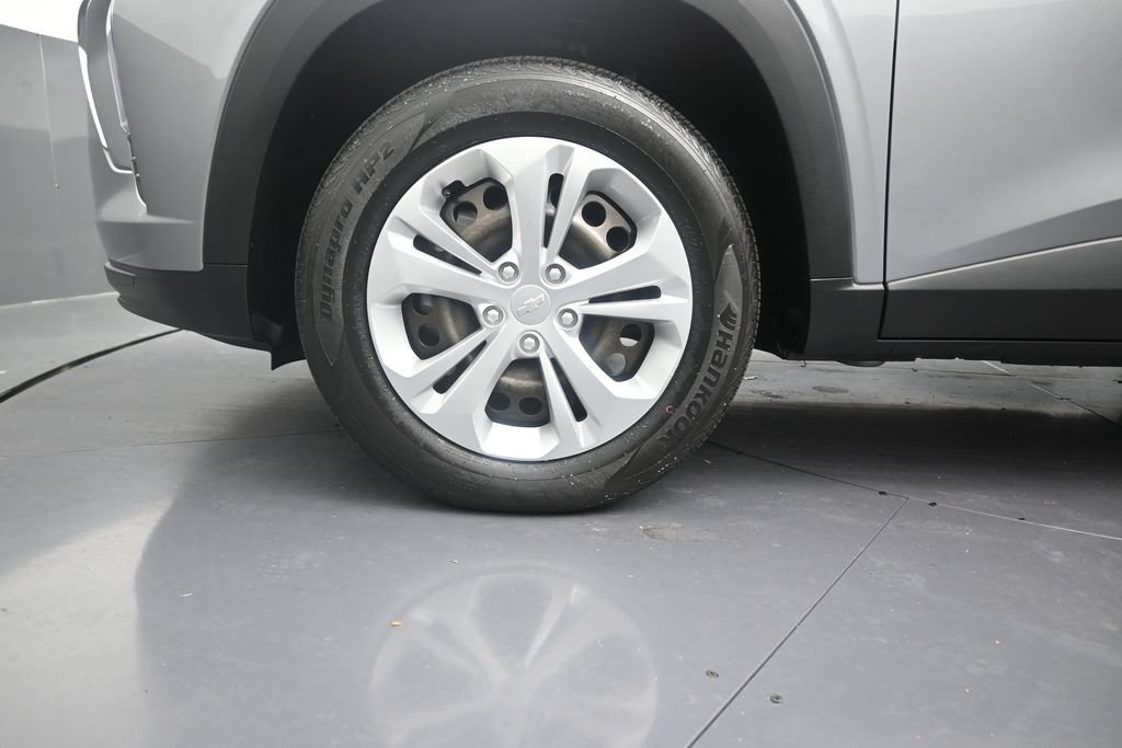 Used 2024 Chevrolet Trax LS FWD image 10