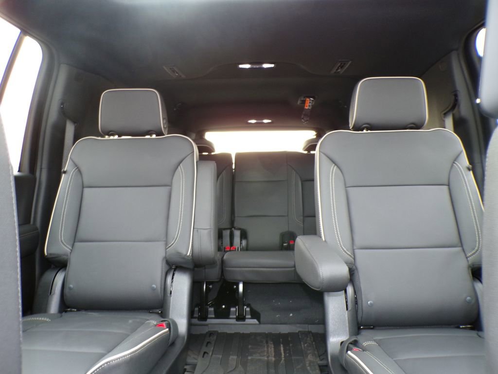 New 2026 Chevrolet Suburban Premier AWD/4WD image 9