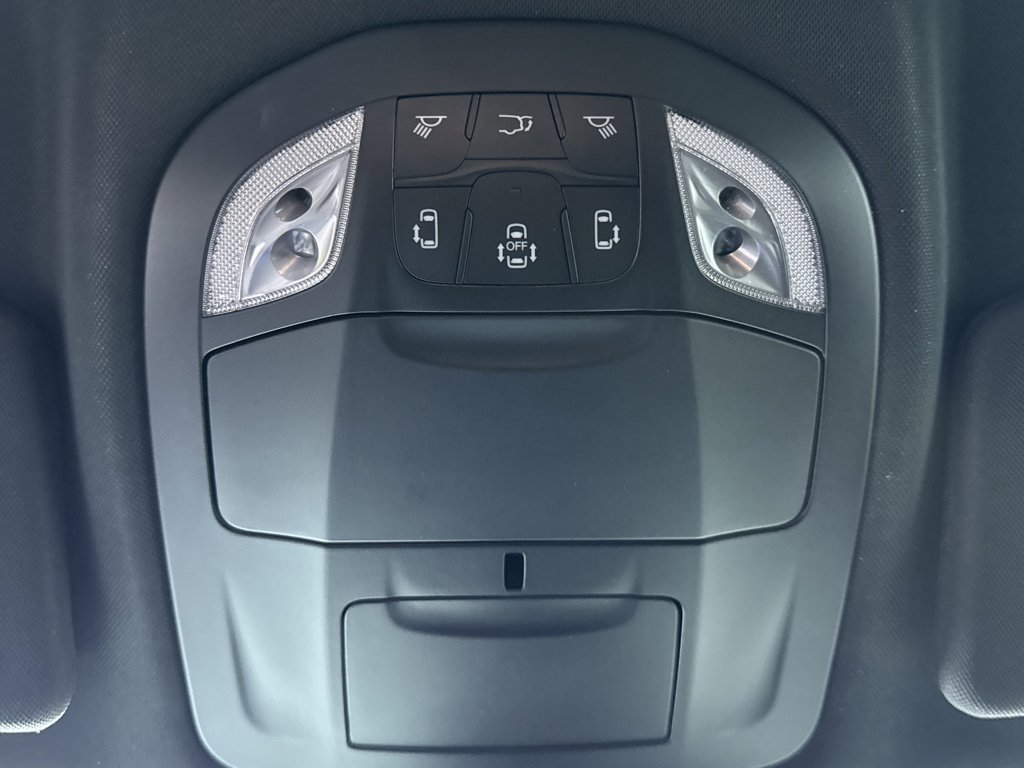 New 2026 Chrysler Pacifica Select w/ S Appearance Package image 31