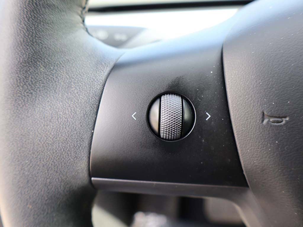 Used 2023 Tesla Model Y Long Range AWD/4WD image 43