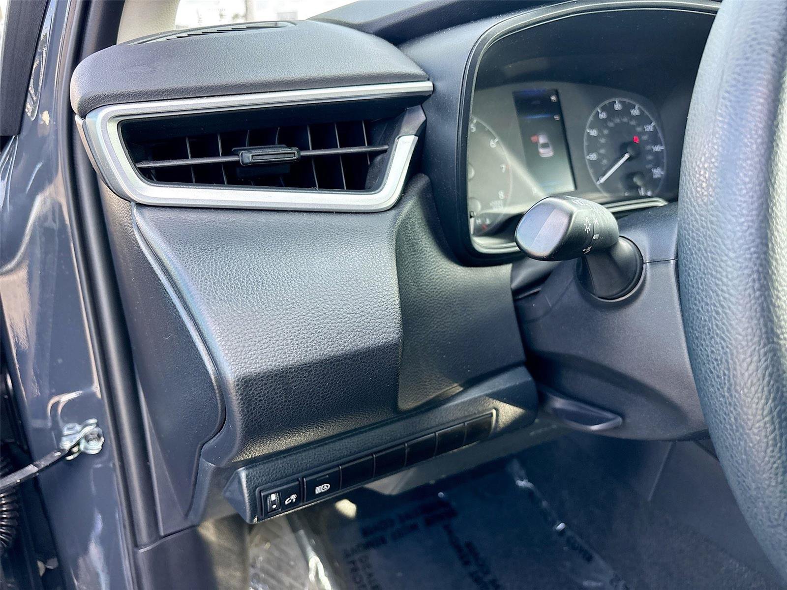 Used 2023 Toyota Corolla LE FWD image 11