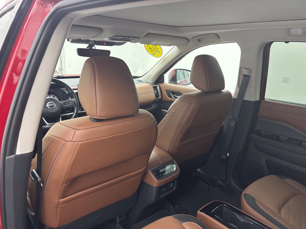 Used 2023 Nissan Pathfinder Platinum AWD/4WD image 38