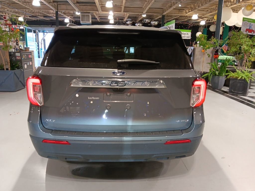 Used 2023 Ford Explorer XLT image 7